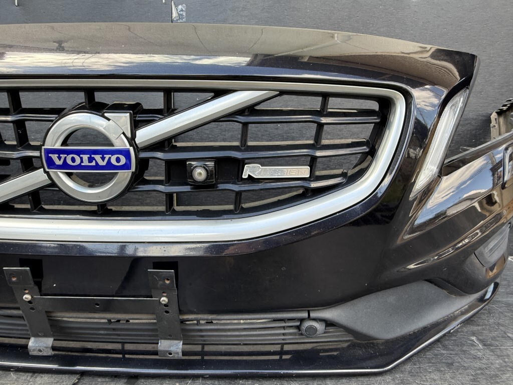 ボルボ V60 T6 AWD (FB6304T FB) 純正 フロントバンパー ブラック系 31290975 Fバンパー 黒系 Volvo p057778_画像3
