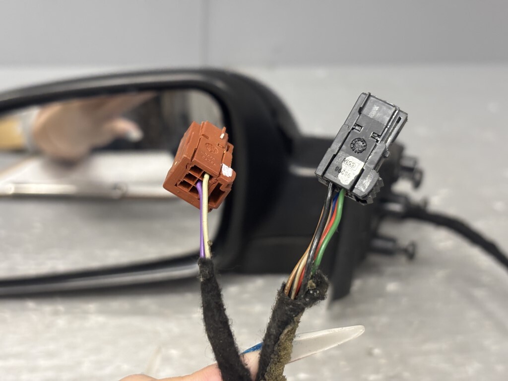 プジョー 307 SW (3EHRFJ) 純正 左ドアミラー 電格 6ピン＋2ピン ブラック系 サイドミラー 黒系 左ミラー フランス車 PEUGEOT p057819_画像10