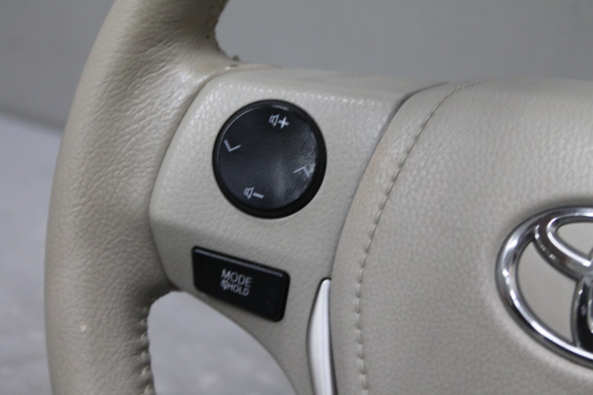 トヨタ アイシス L Gエディション 後期 (ZGM10) ステアリングホイール ハンドル スイッチ ホーンパット レザー 45100-12F80 p057909_画像3