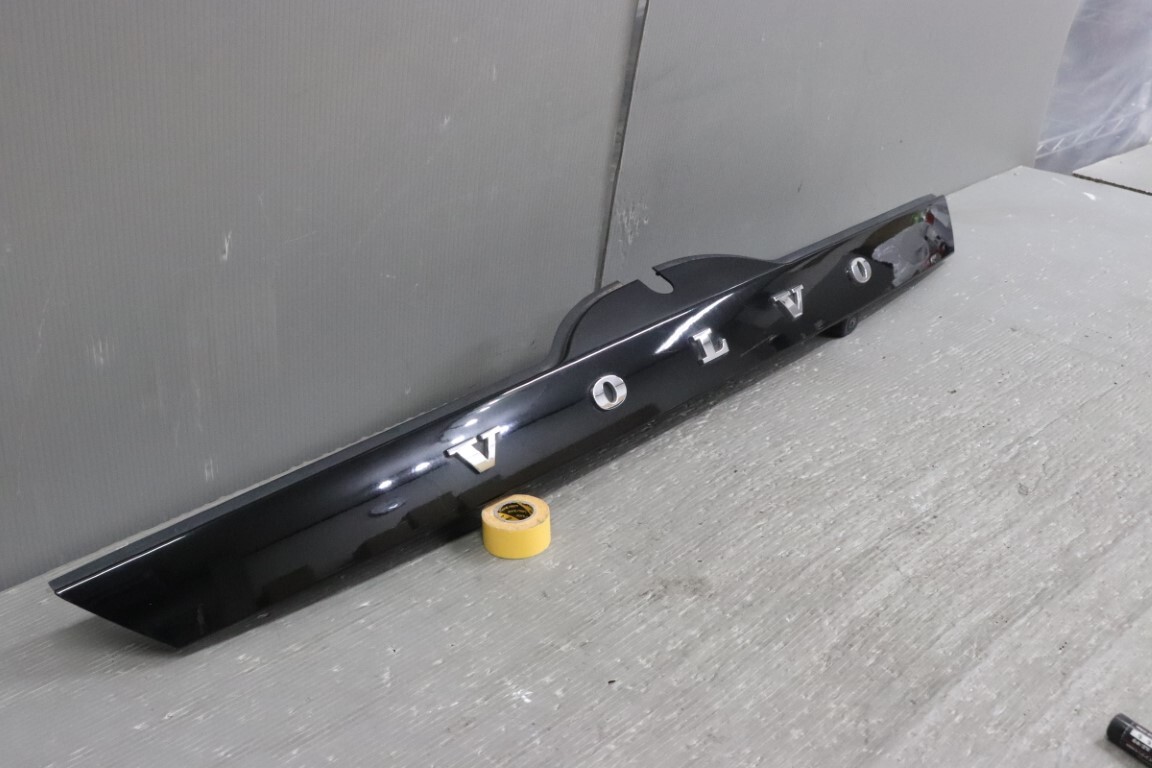 ボルボ V60 T4 (FB4165T) 純正 リアガーニッシュ ブラック系 黒系 Volvo 破損無 p051605_画像3