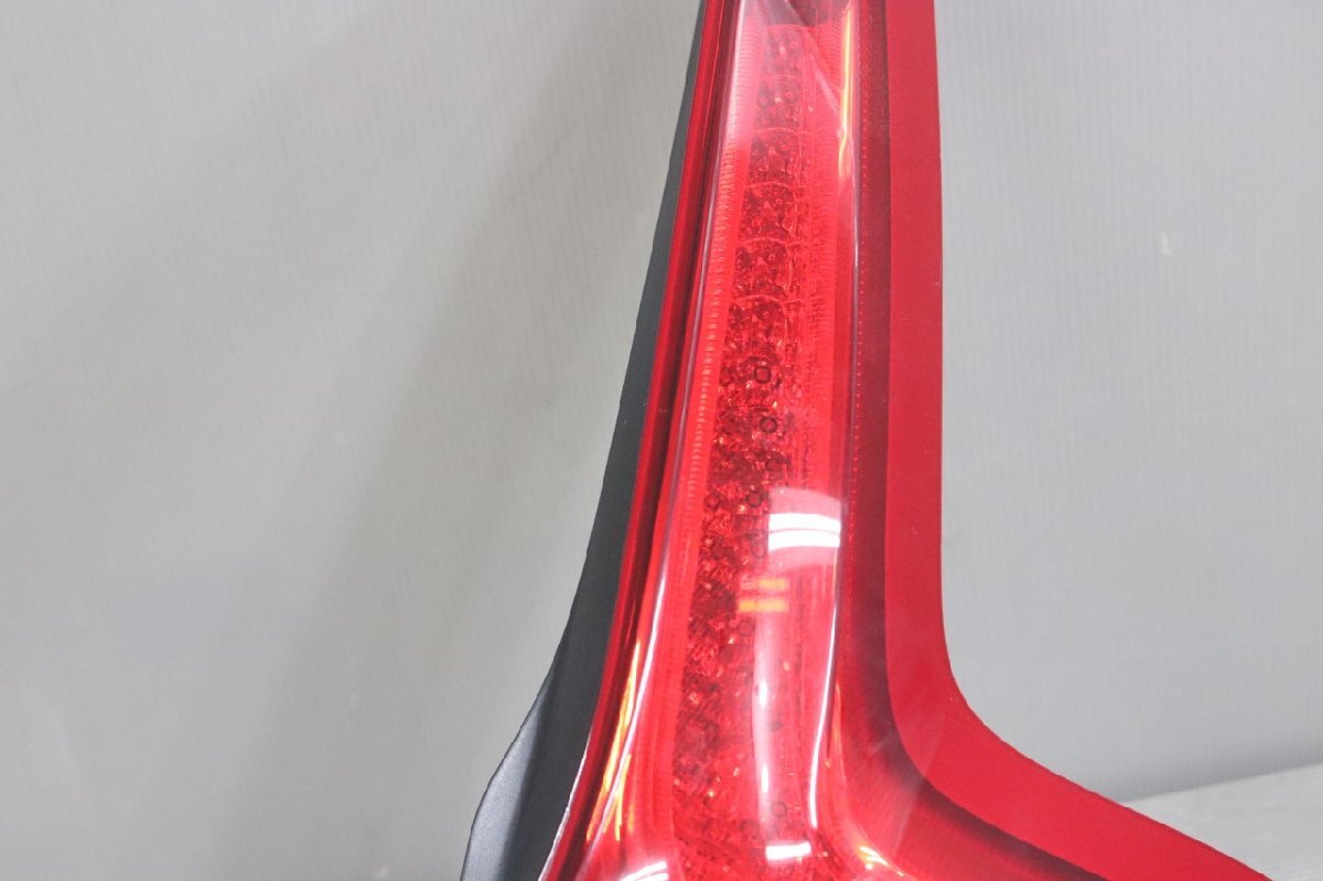  Volvo V60 Drive e правый H (FB4164T) оригинальный правый задний фонарь 31214964 21.49.02.01 LED все лампочка-индикатор OK задние фонари повреждение нет гарантия работы p050829