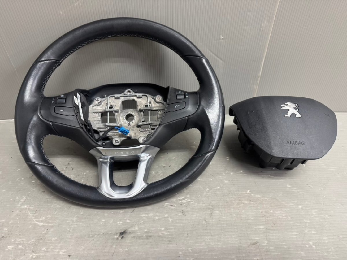 プジョー 208 右H (A9HN01) 純正 ステアリング ハンドル レザー ホーンパット付 Peugeot 破損無 動作保証 フランス車 p051090_画像1