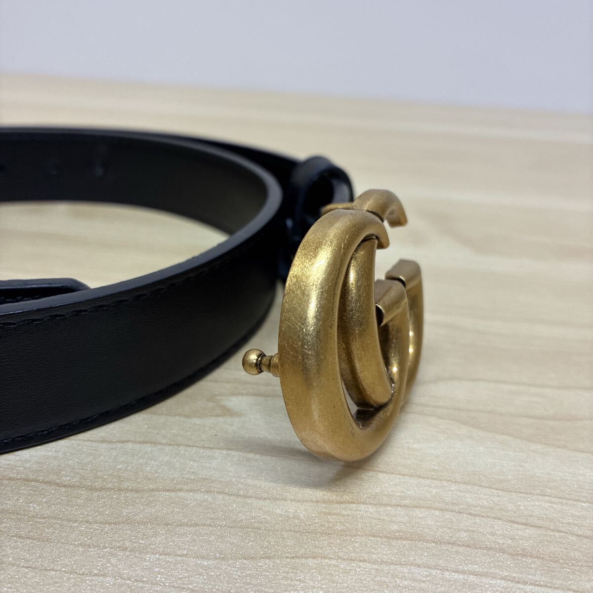 GUCCI グッチ　マーモント　GGロゴ ブラックレザーベルト　ゴールドバックル GUCCI グッチ マーモント GGロゴ ブラックレザーベルト ゴールド