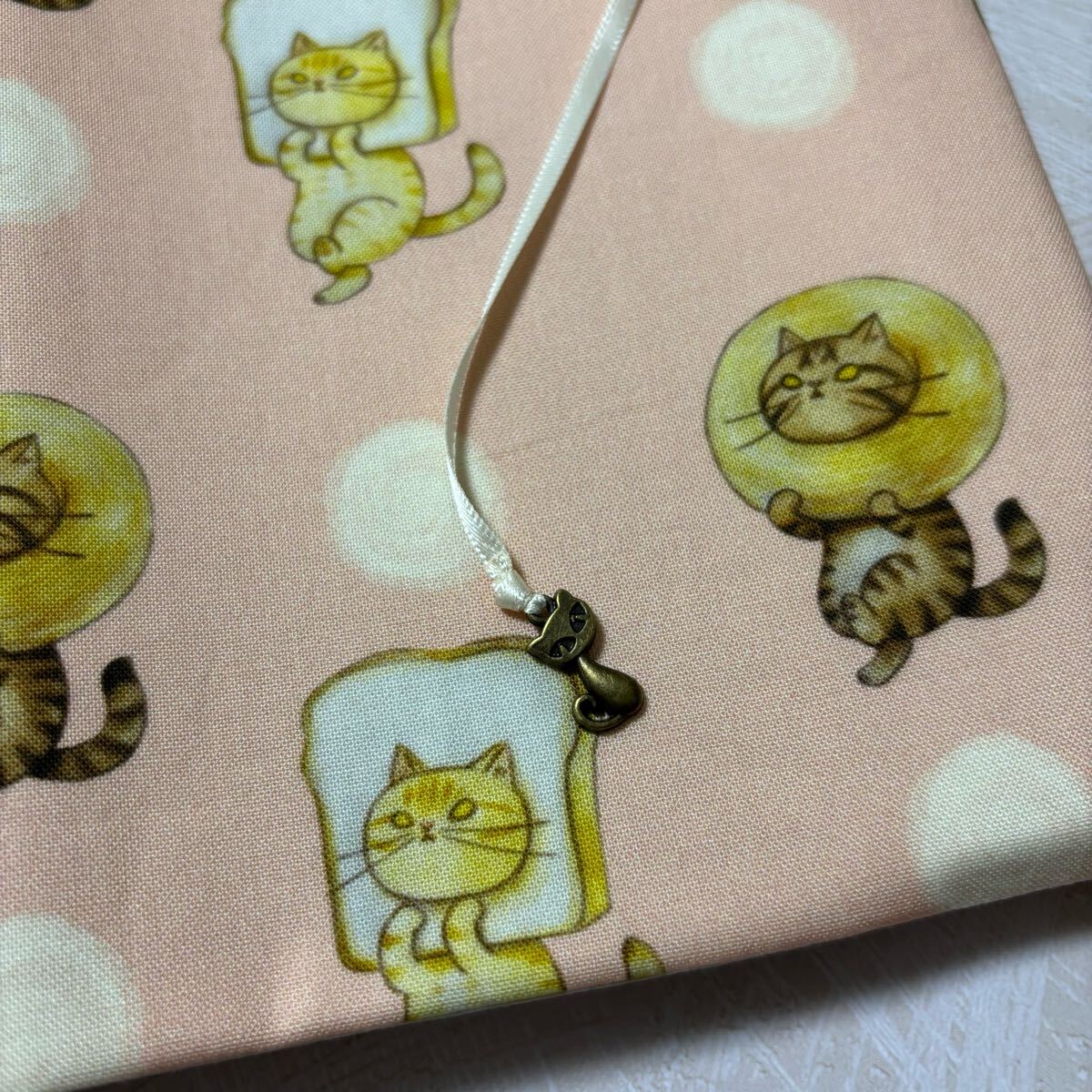 【単行本ブックカバー】こむぎ猫×ネコチャーム_画像4