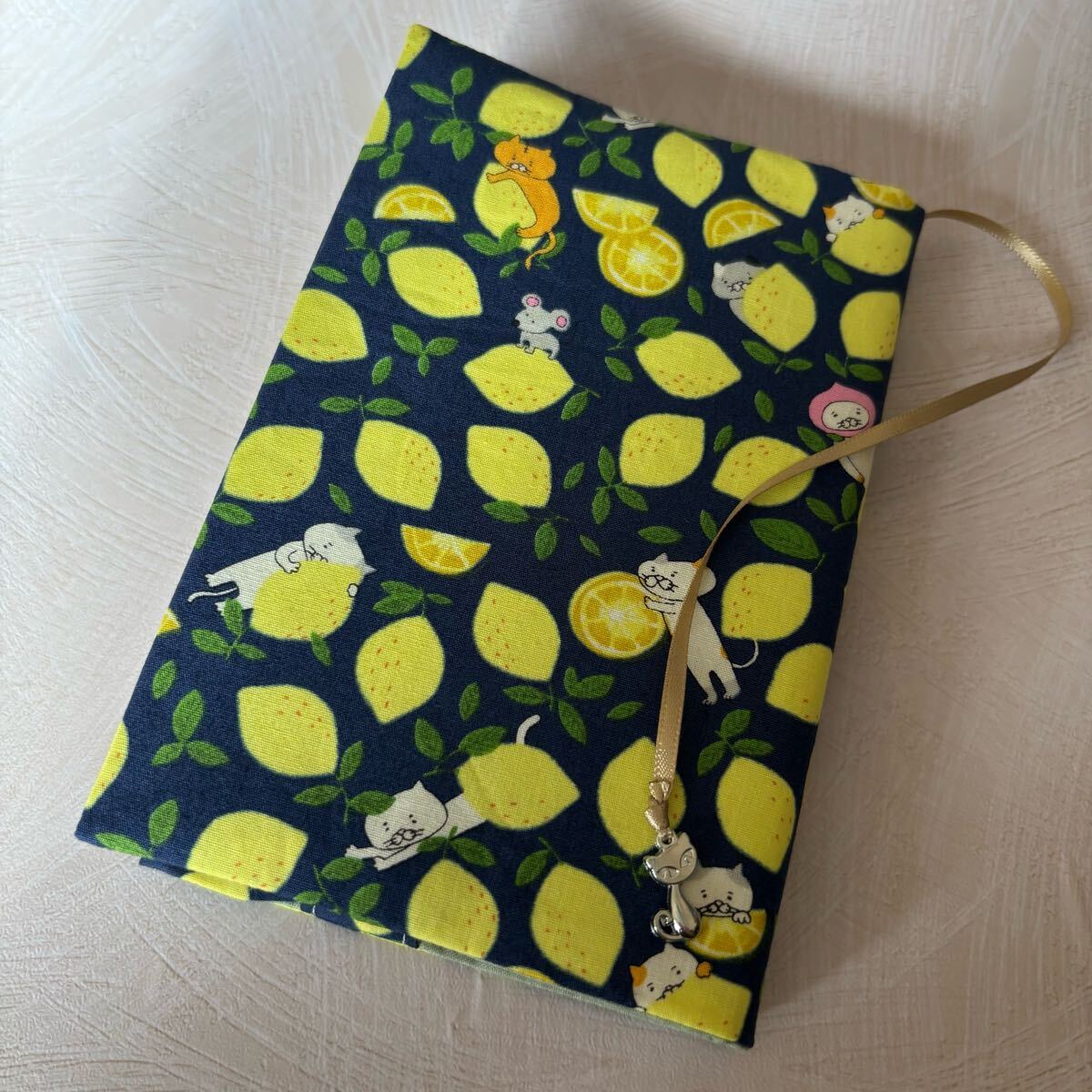 [ библиотека книга@ обложка для книги ] лимон кошка × кошка очарование 