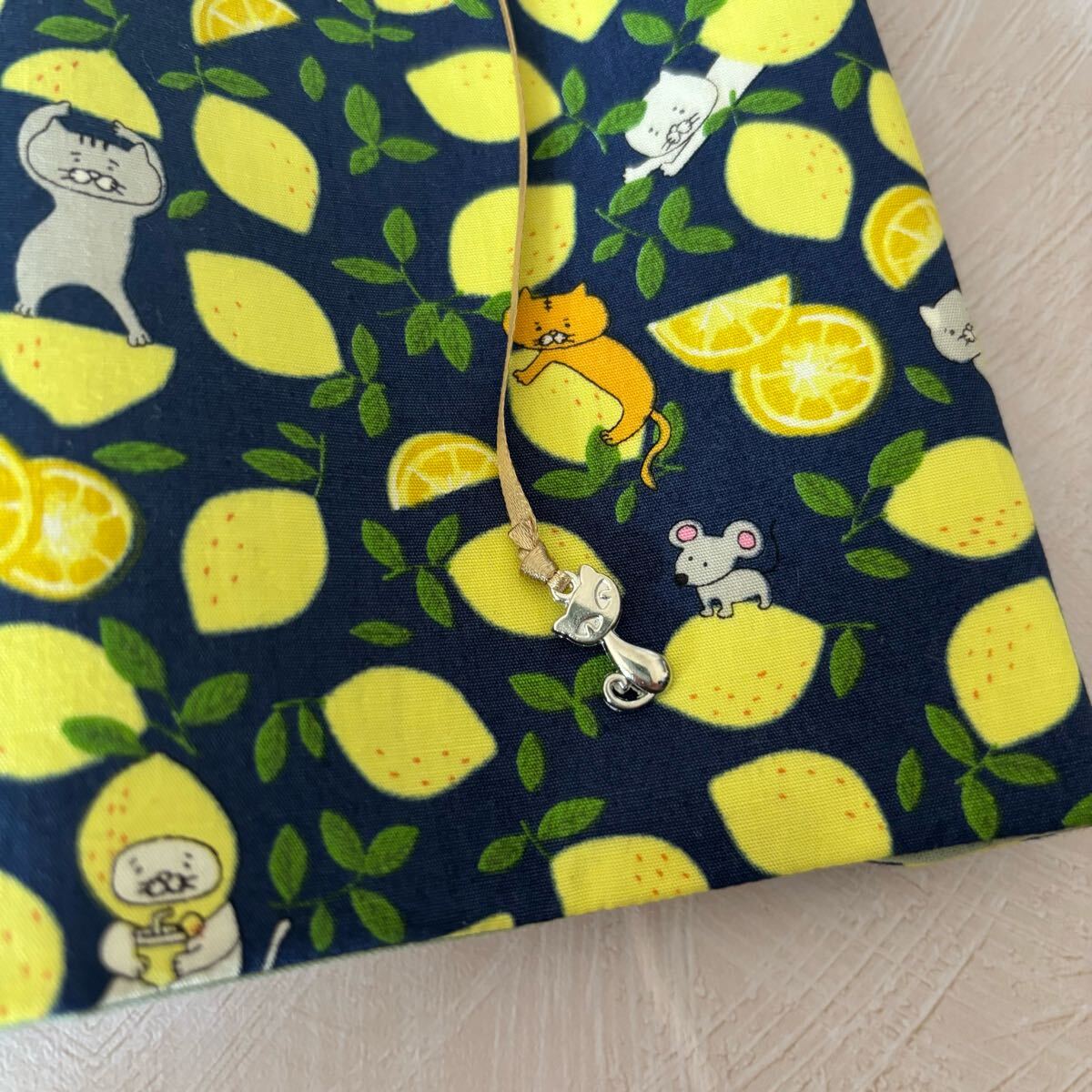 [ библиотека книга@ обложка для книги ] лимон кошка × кошка очарование 