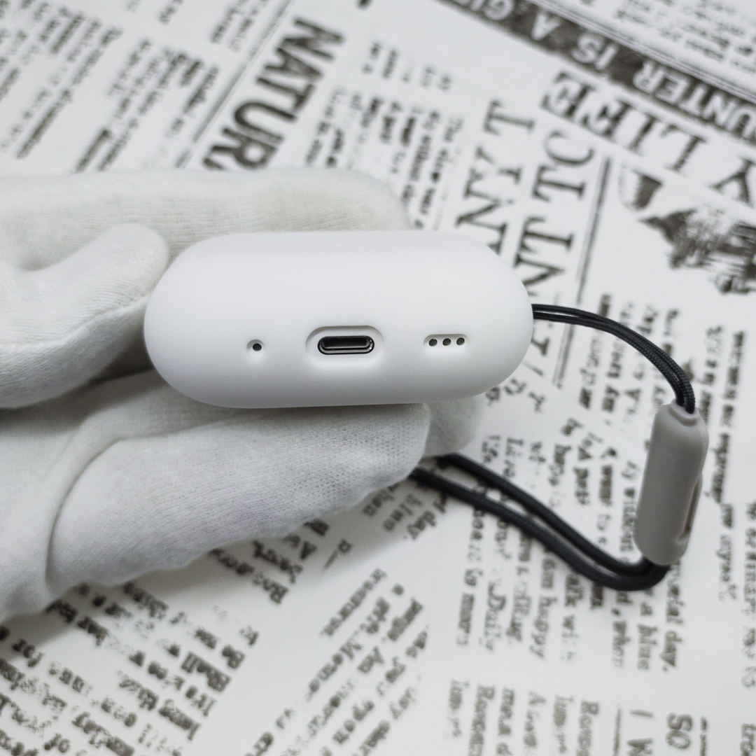 AirPods Pro 2 ストラップ付シリコンケース [13] ホワイト (5)_画像4