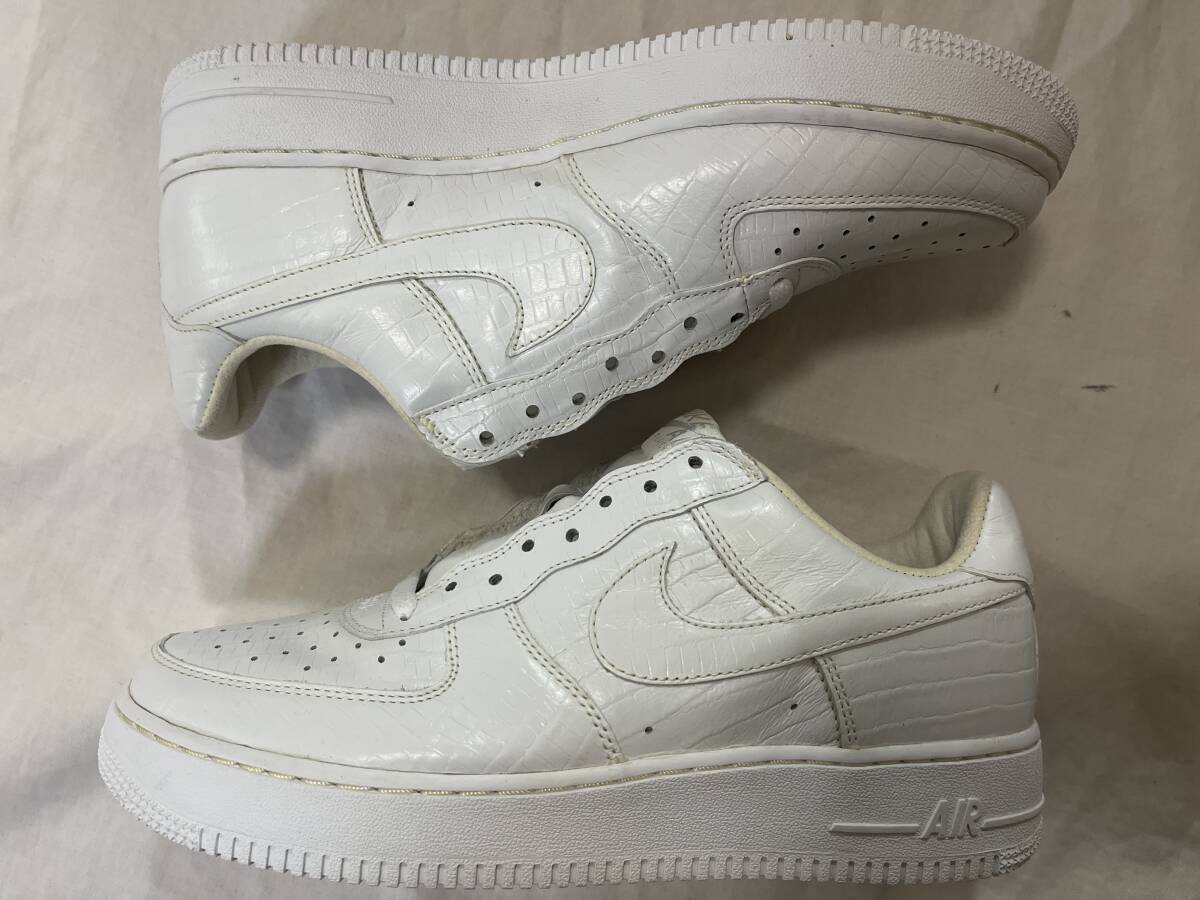 新品 DS 2004 NIKE HTM AIR FORCE 1 US9 (305895-111)(P-2-16)_画像3