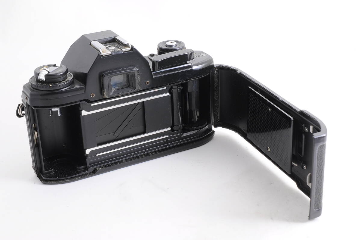 ニコン NIKON EM ボディ マニュアルフォーカス フィルムカメラ レンズ @4342