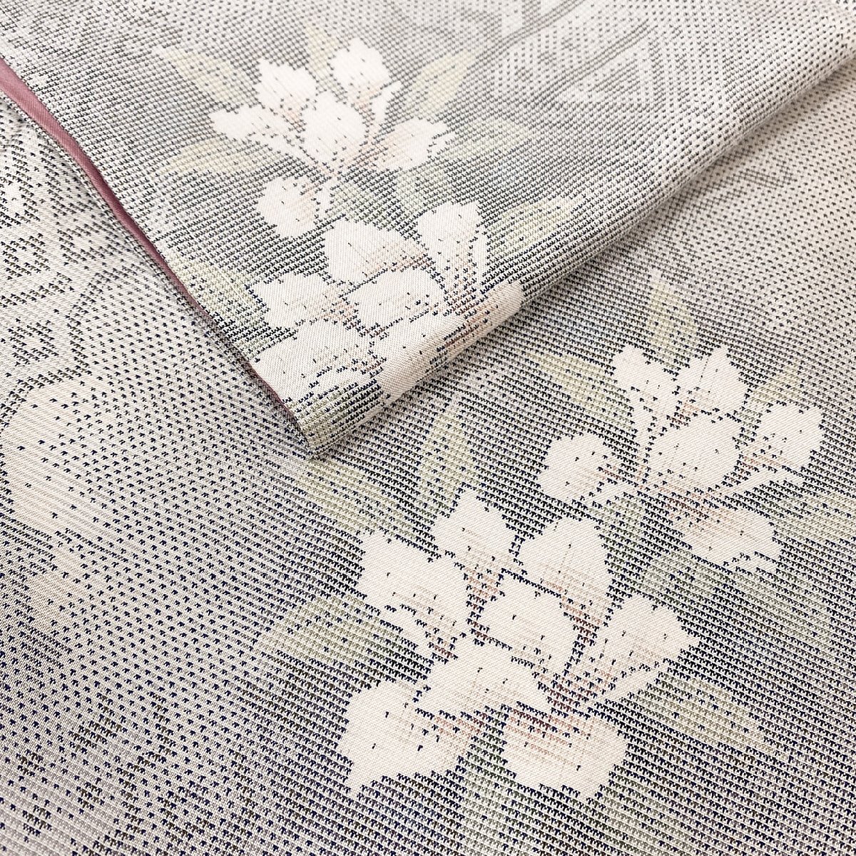 白大島紬　着物　美品 半期決算SALE】 【本場白大島紬】 7マルキカタス式・有色絣 ≪単