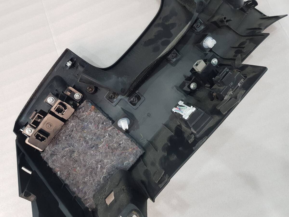 日産 シーマ HGY51 Y51 純正 ステリングアンダーカバー 68106 1ME0A [D53-NI]_画像10