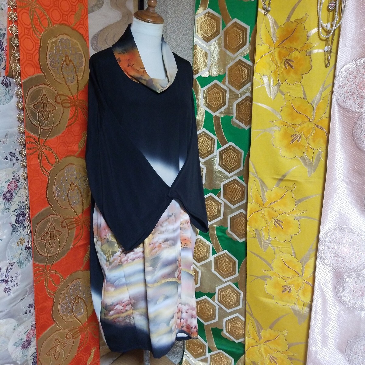 着物リメイク 黒留袖豪華金彩朝霧ワンピースハンドメイド