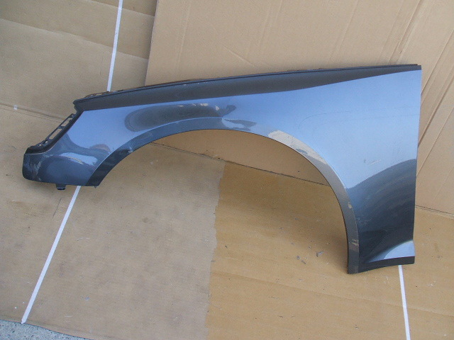 ★アウディ RS4 8W系の純正左 フロント フェンダー/補修用に/即決あり。_画像1