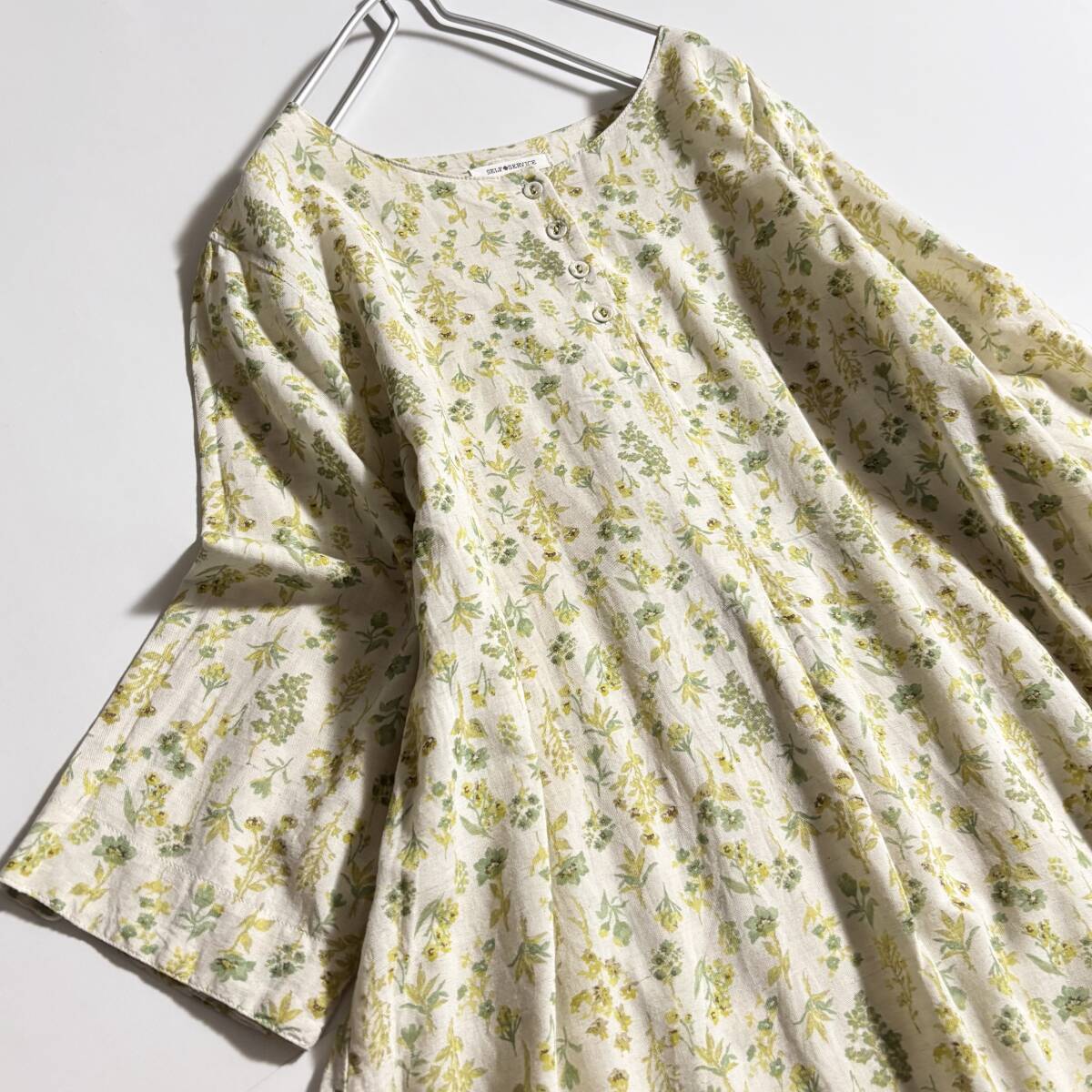 セルフサービス　サイズM　//　麻?リネンミックス　花?フラワー柄　ワンピース　①