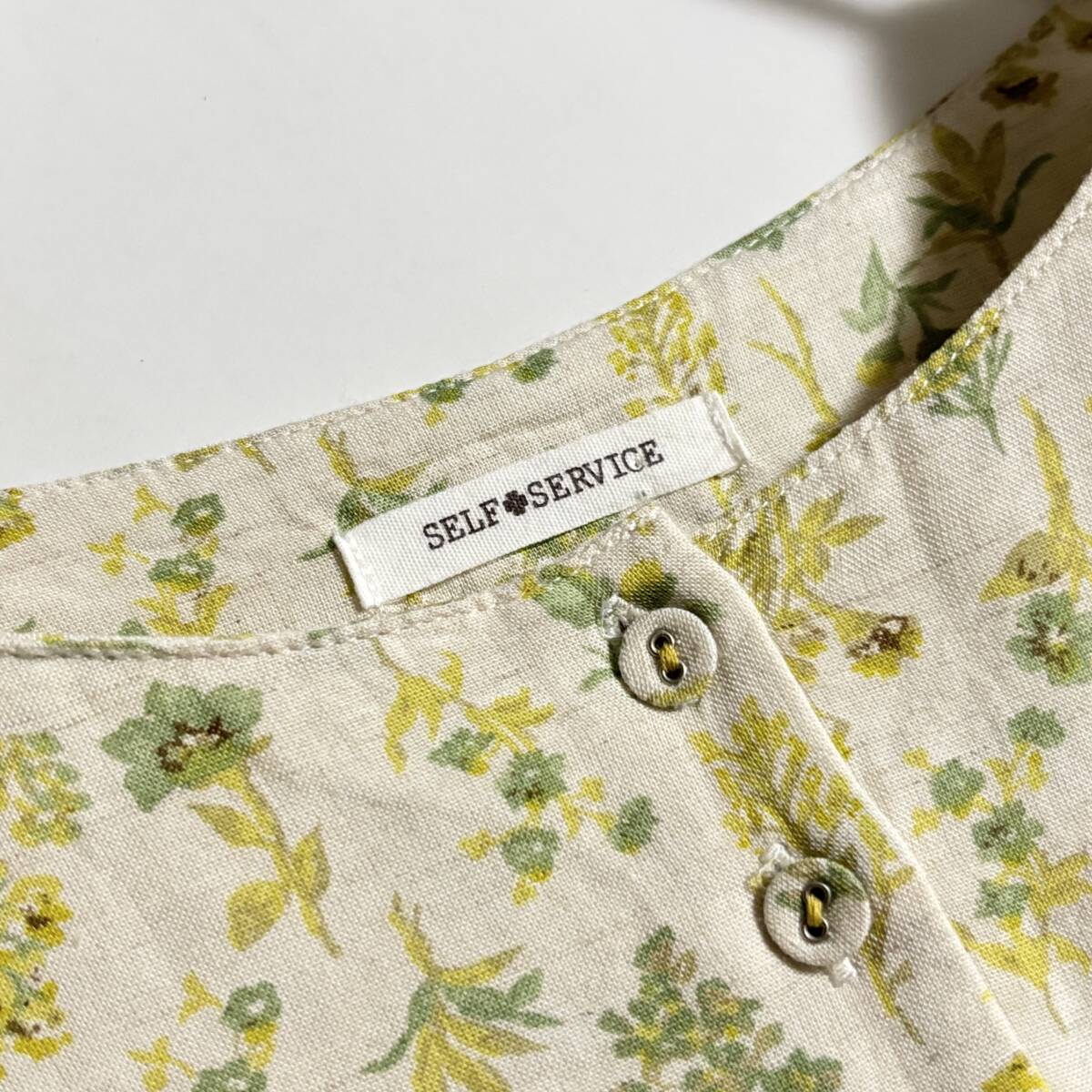 セルフサービス　サイズM　//　麻?リネンミックス　花?フラワー柄　ワンピース　①