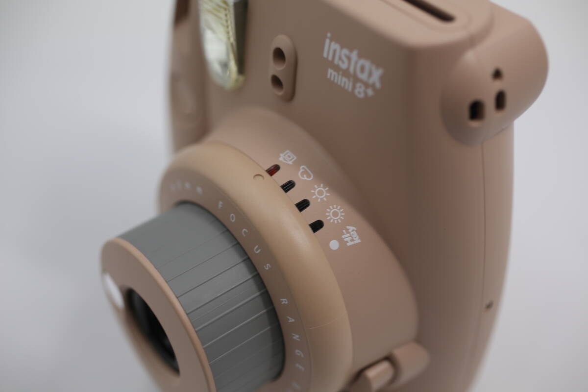 ★通電OK FUJIFILM instax mini 8+ cocoaココア インスタントカメラ 元箱付き★_画像9