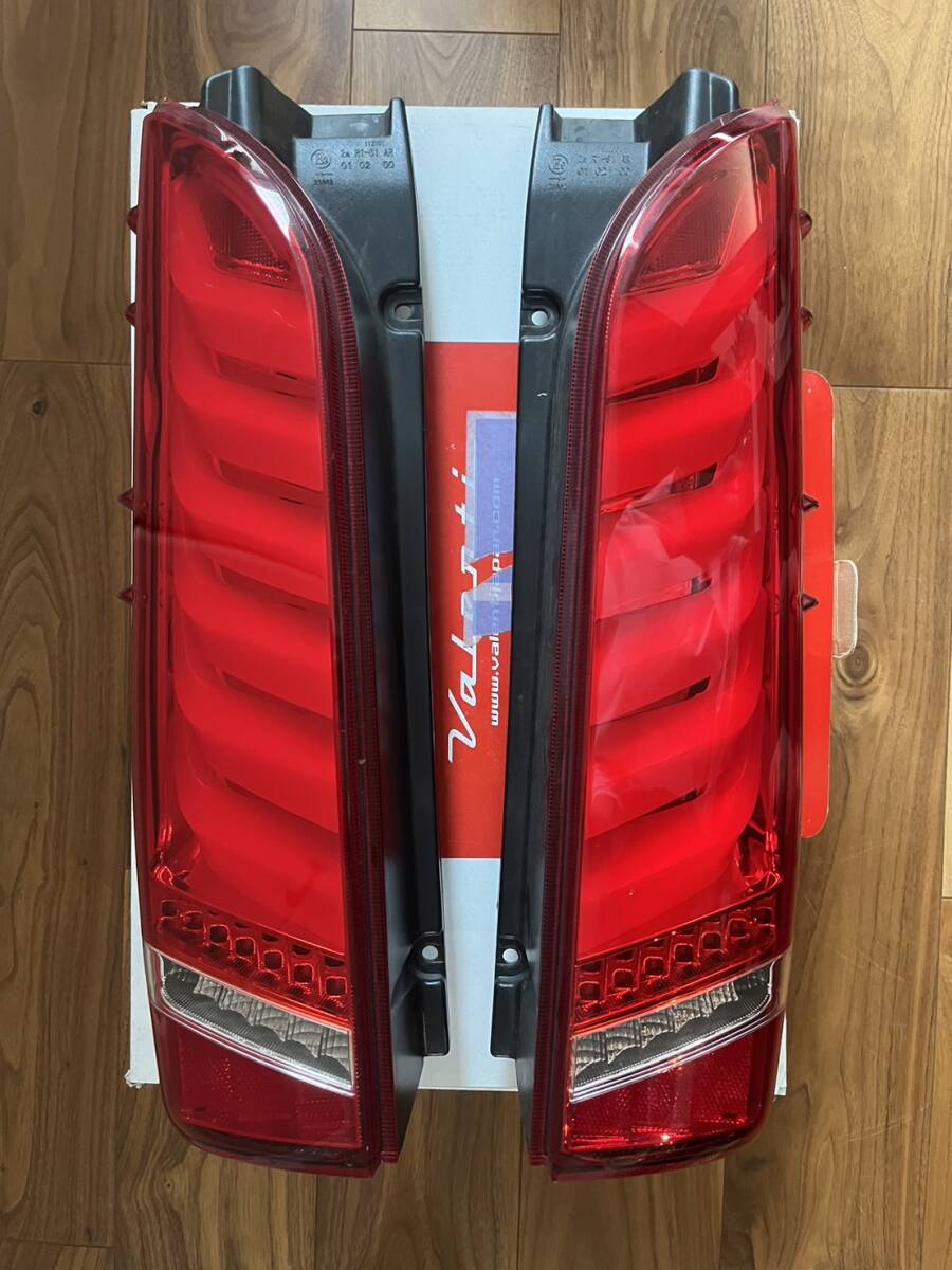 Valenti/ヴァレンティ☆200系ハイエース☆JEWEL LEDテールランプ Ｒevo