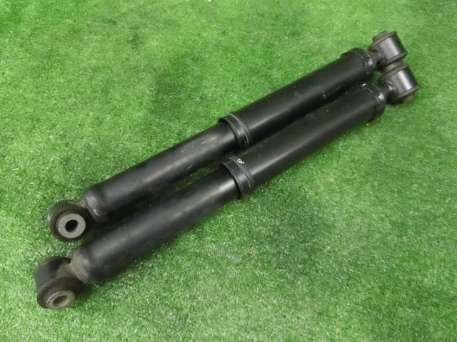 特価sale☆ プジョー 208 アリュールソエロPG・A9HN01 2015年・リアショックアブソーバー・左右セット・即発送_画像1