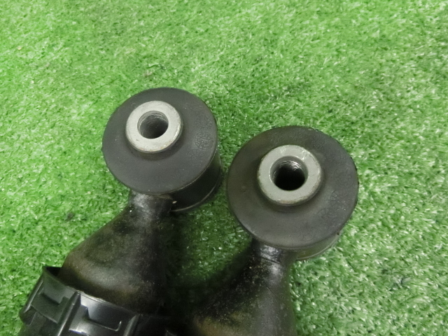 特価sale☆ プジョー 208 アリュールソエロPG・A9HN01 2015年・リアショックアブソーバー・左右セット・即発送_画像2