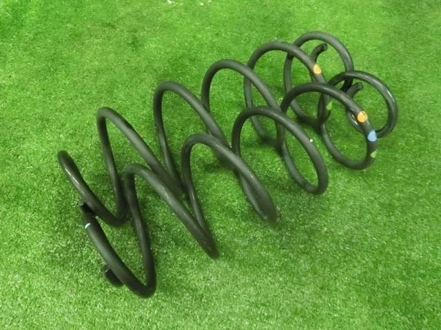 特価sale☆ プジョー 208 アリュールソエロPG・A9HN01 2015年・リアコイルスプリング・左右セット・即発送_画像1