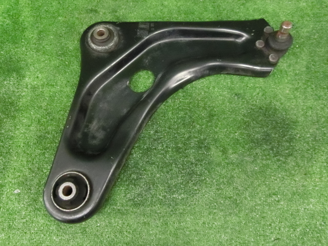特価sale☆ プジョー 208 アリュールソエロPG・A9HN01 2015年・右フロントロアアーム・ロワアーム・即発送_画像1