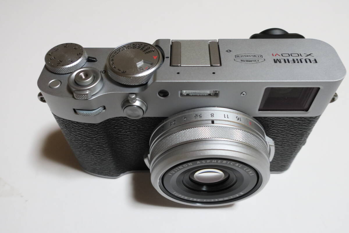 美品　FUJIFILM　富士フイルム　 X100VI　シルバー