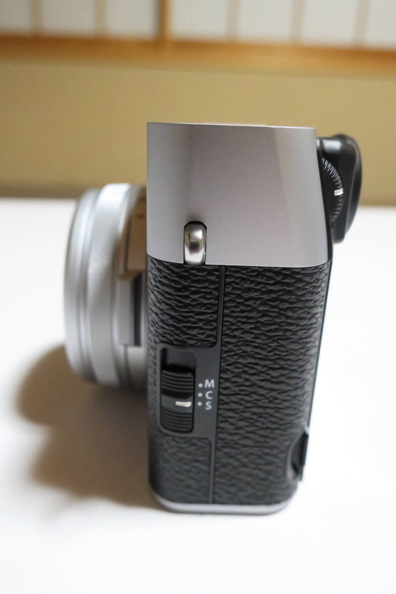 美品　FUJIFILM　富士フイルム　 X100VI　シルバー