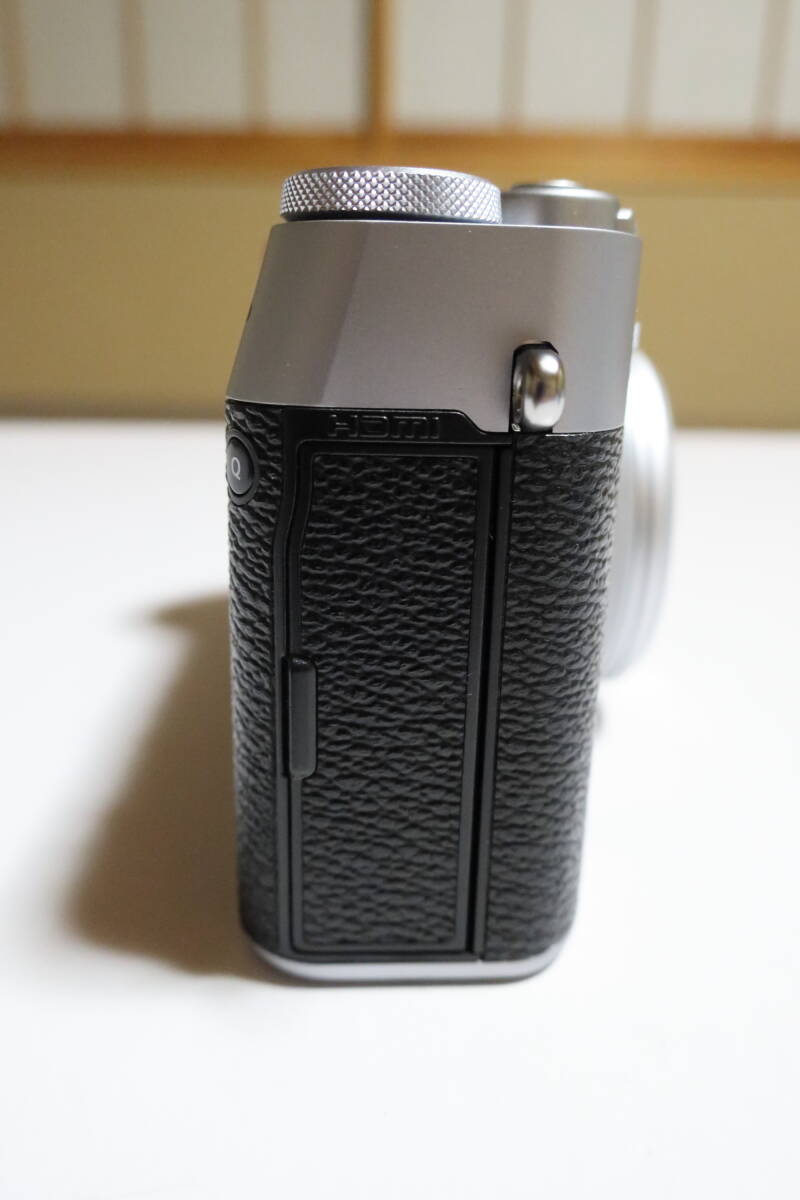 美品　FUJIFILM　富士フイルム　 X100VI　シルバー