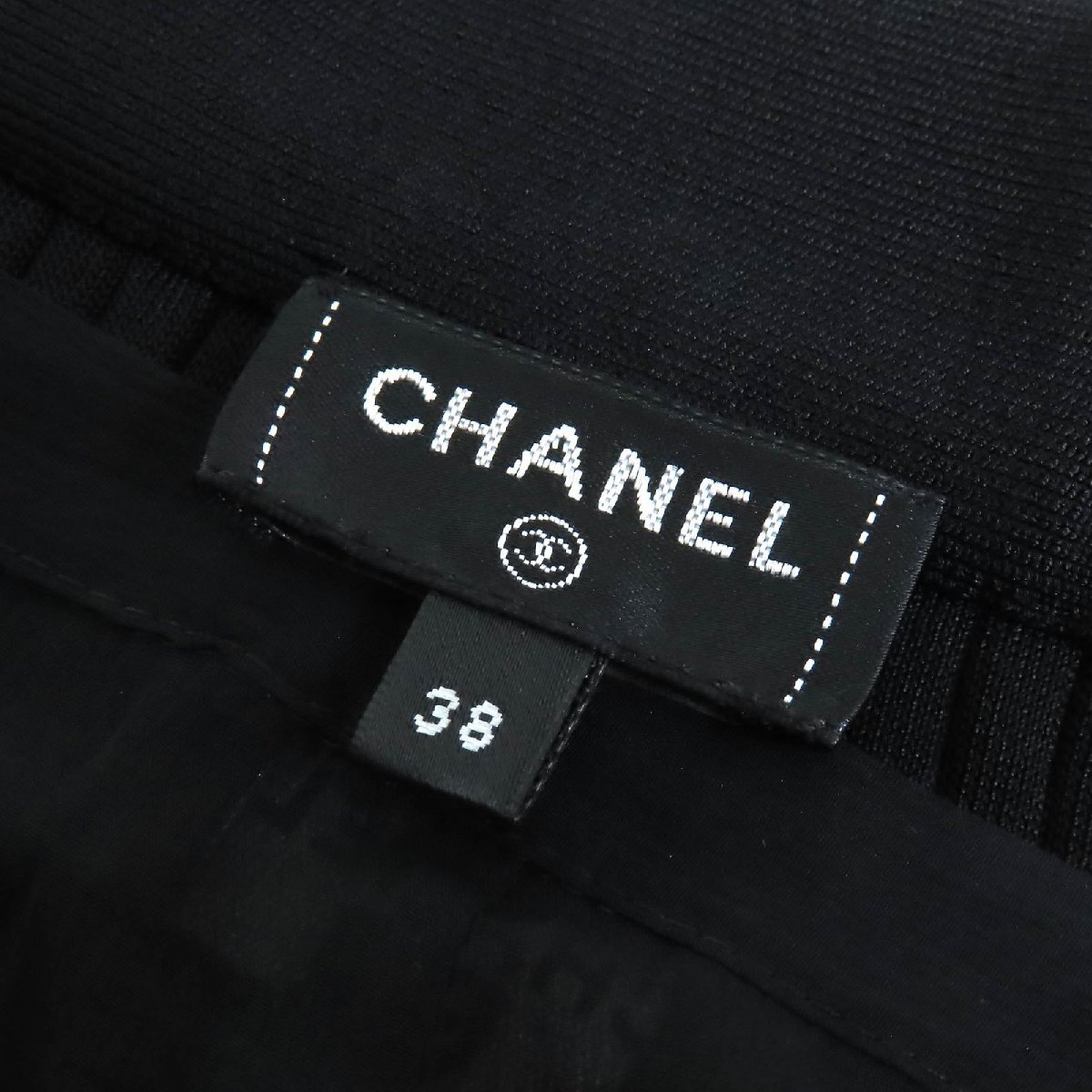 極美品△CHANEL シャネル P72907K10467 ワンポイントココマーク ロング プリーツスカート ブラック 38 フランス製 正規品 レディース_画像6