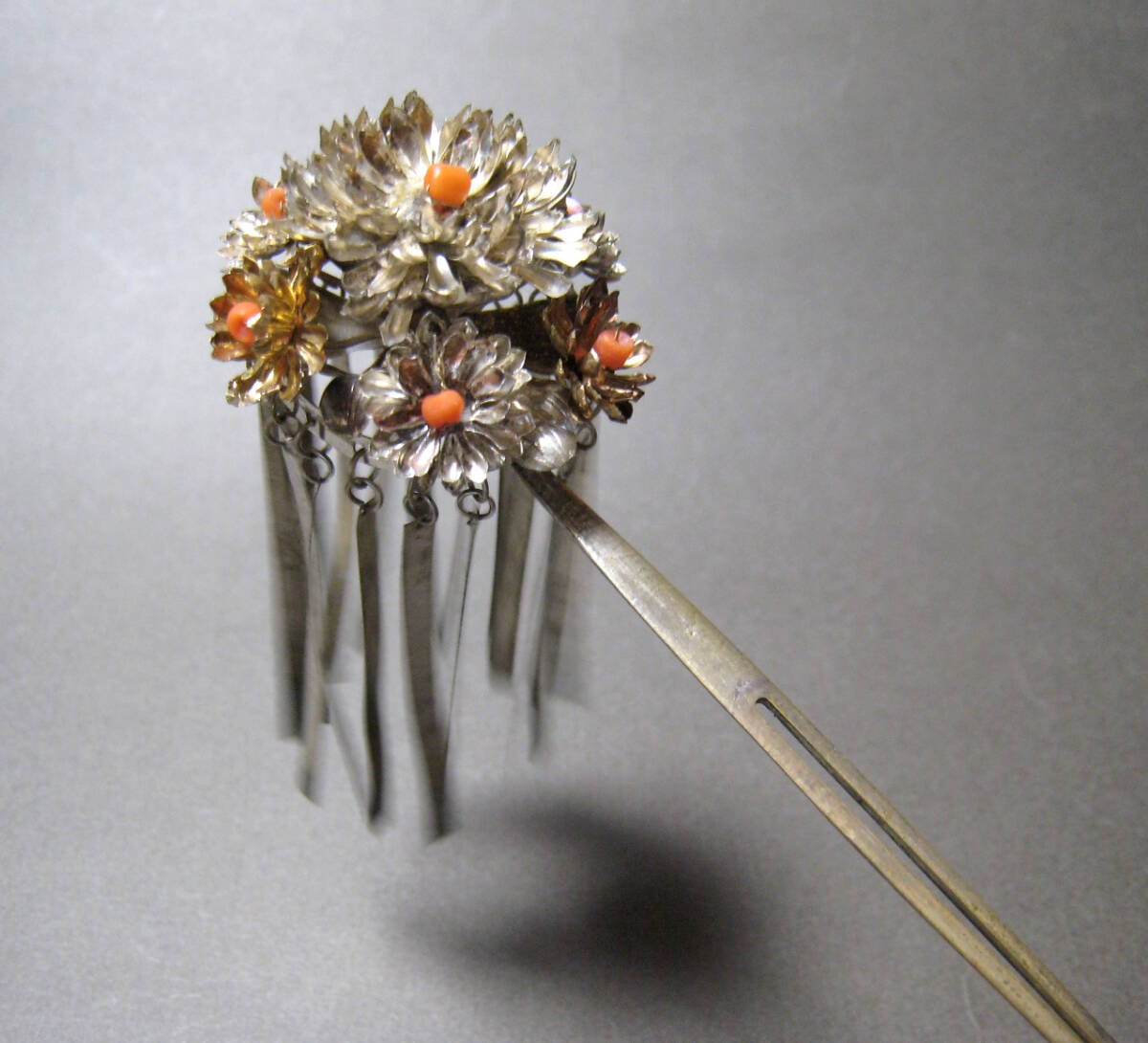 金　銀　花　彫金　珊瑚飾り　ビラビラ簪　日本髪　和装　髪飾り　アンティーク　かんざし_画像6