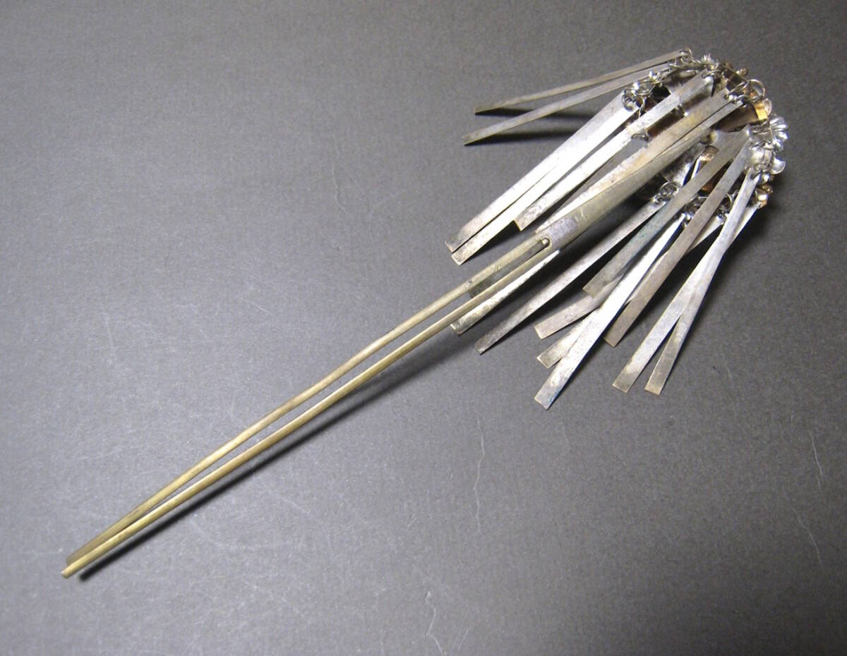 金　銀　花　彫金　珊瑚飾り　ビラビラ簪　日本髪　和装　髪飾り　アンティーク　かんざし_画像2