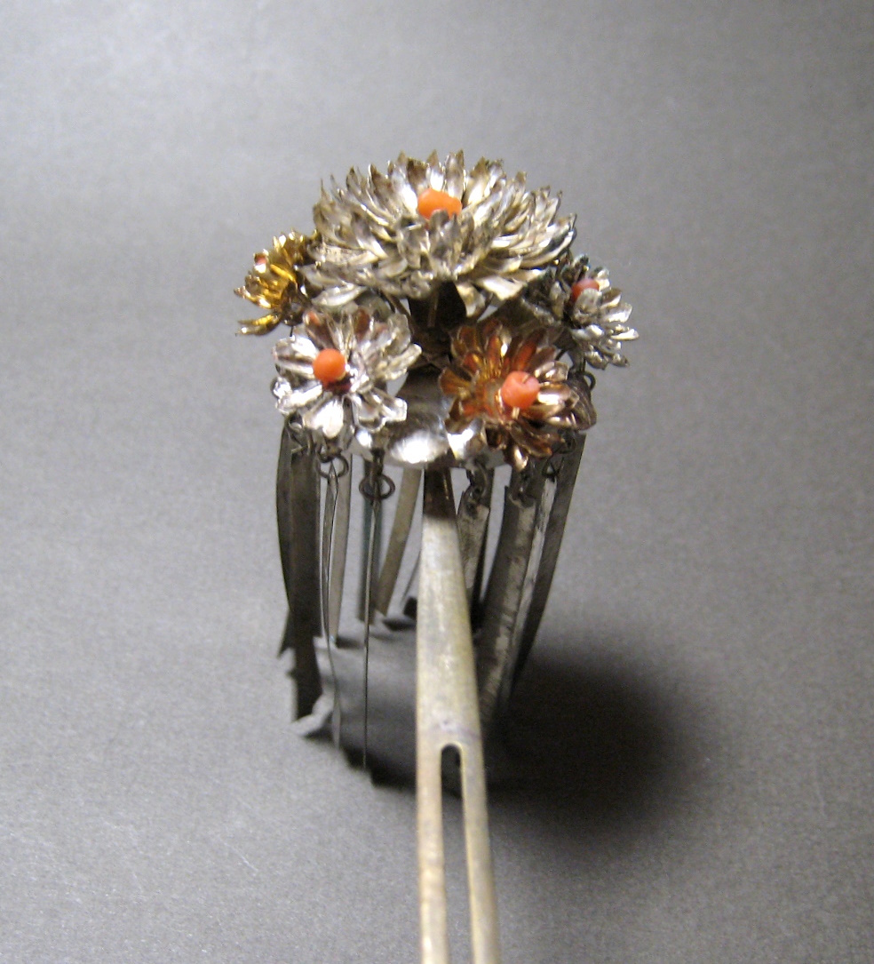 金　銀　花　彫金　珊瑚飾り　ビラビラ簪　日本髪　和装　髪飾り　アンティーク　かんざし_画像9
