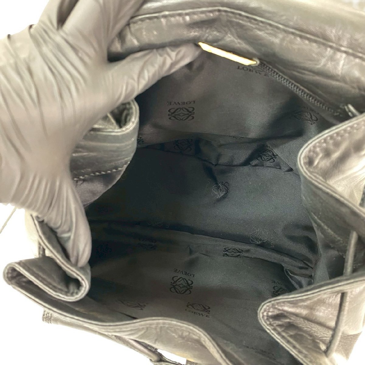 極 美品 LOEWE ロエベ ヴィンテージ アナグラム ロゴ ナッパ レザー 本革 巾着 リュックサック デイパック バックパック ブラック 黒 82673_画像10