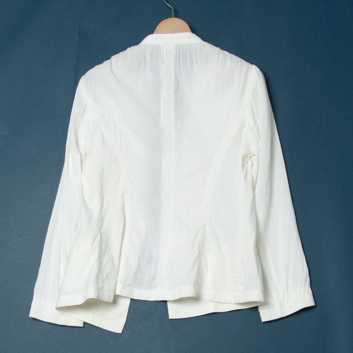 Theory セオリー カラーレスジャケット 前留めなし 裏なし 麻レーヨン 伸縮性あり 大人きれいめ 春夏 ホワイト 白 0 日本製 レディース_画像2