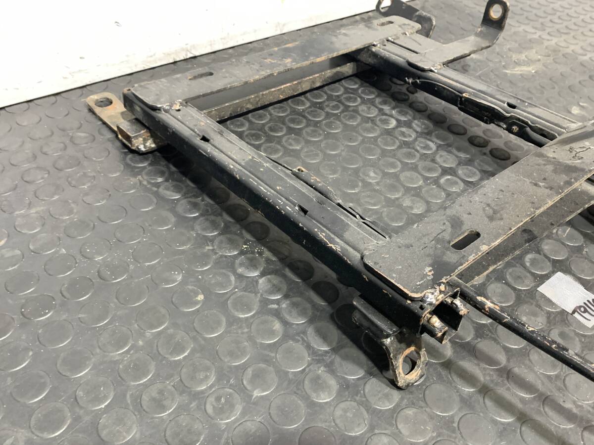 S13 S14 S15 シルビア RPS13 180SX 底止め セミバケ シートレール セミバケット シート 右側 運転席側 社外品_画像2