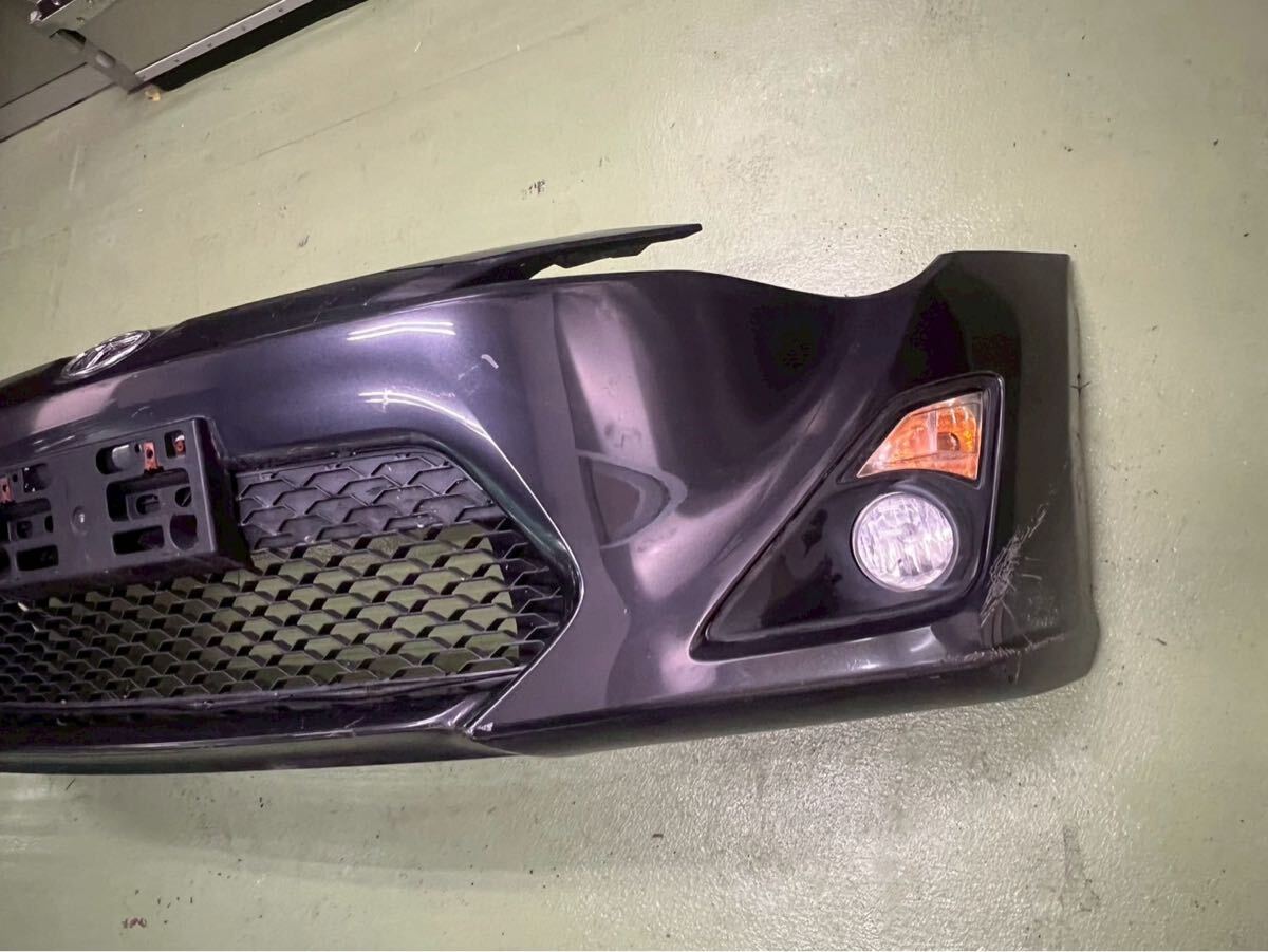 257-239-03 トヨタ ZN6 86 ハチロク 前期 フロントバンパー ロアグリル フォグランプ付き ガンメタ系 57704CA000_画像3