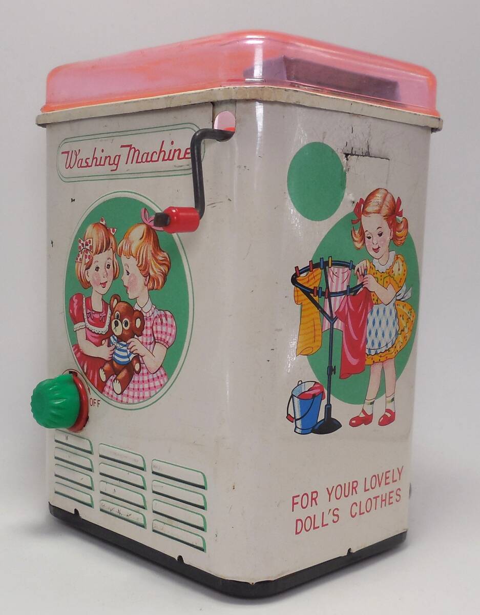  девочка ... медведь мягкая игрушка помощь стирка сушилка для белья утюг .. девочка принт жестяная пластина стиральная машина рука поворот . вода руль имеется игрушка 