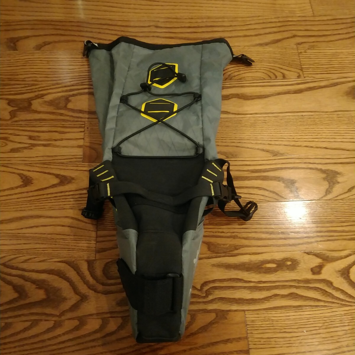 美品 APIDURA EXPEDITION SADDLE PACK 9L アピデュラ エクスペディション サドルパック サドルバッグ 通勤 街乗りにも