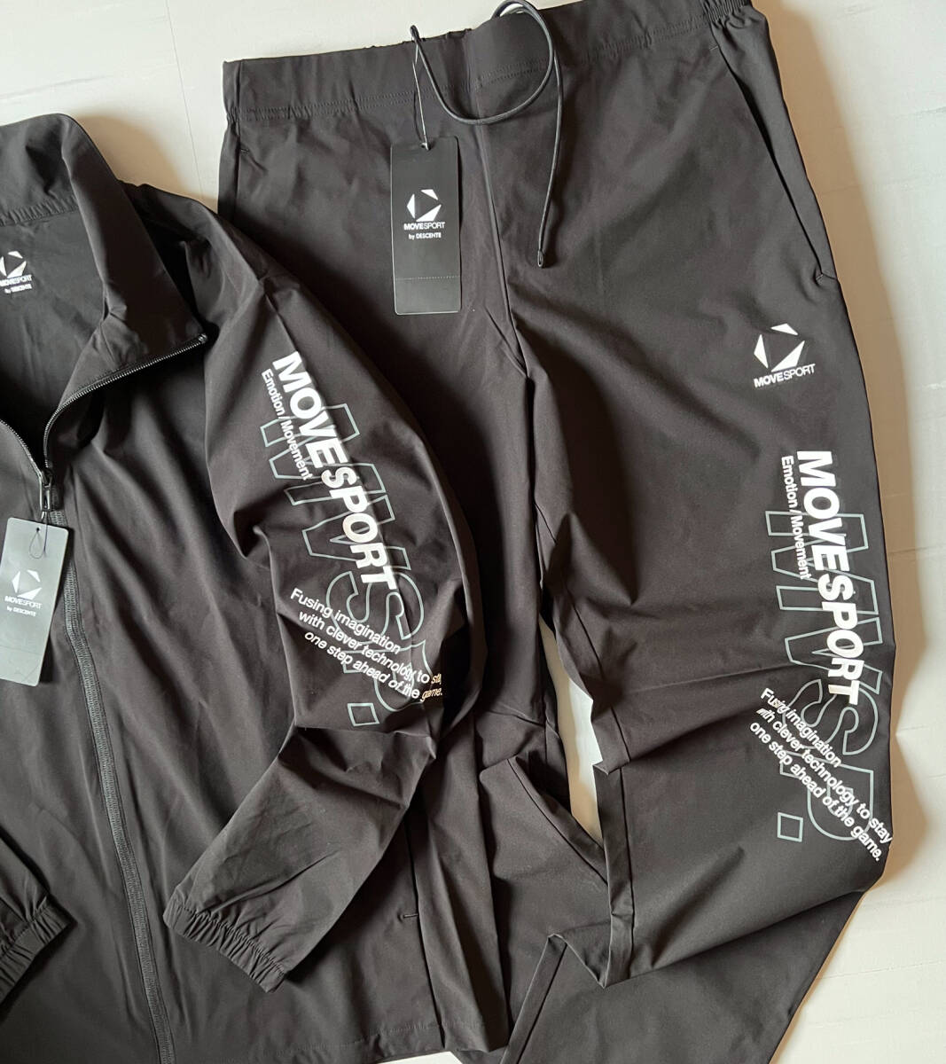 DESCENTE■デサント〔M〕クロスジャケット／パンツ 上下セット 撥水?ストレッチ?UPF50+ ブラック/黒 セットアップ 2025秋 通年モデル