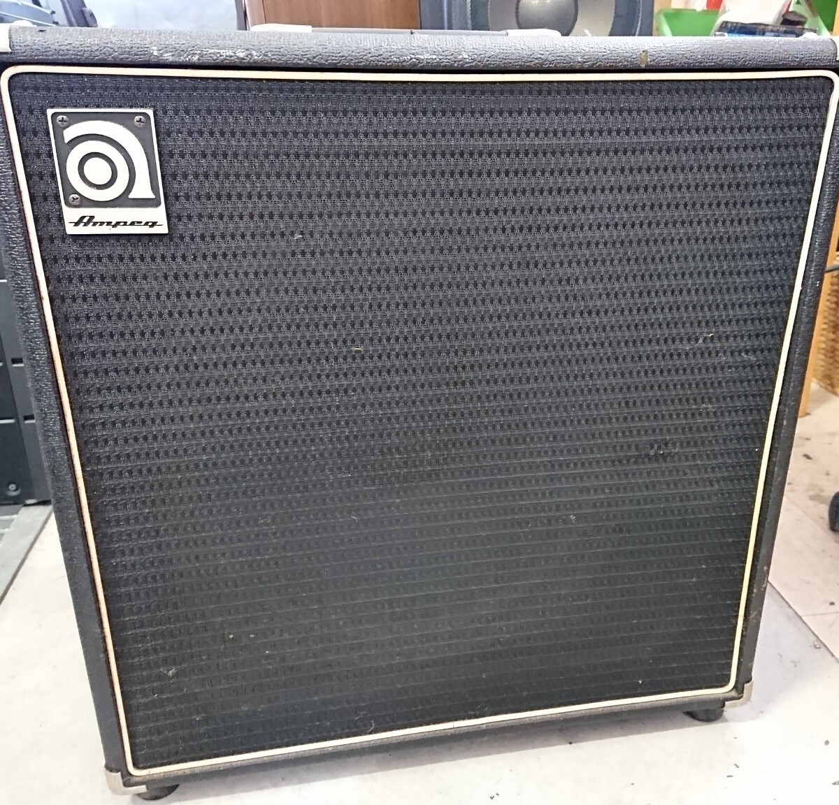 管理0927 Ampeg アンペグ BA-115 ベースアンプ コンポアンプ 音響機材 オーディオ機器 キズ汚れあり 通電確認済み ジャンク_画像1