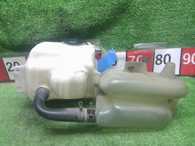 Toyota 80 Land Cruiser VX_LTD поздняя версия HDJ81V бачок омывателя