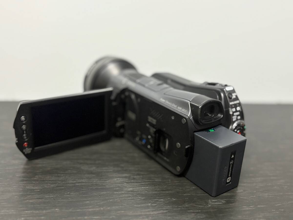 15-73 ● SONY HDR-SR12 08年制