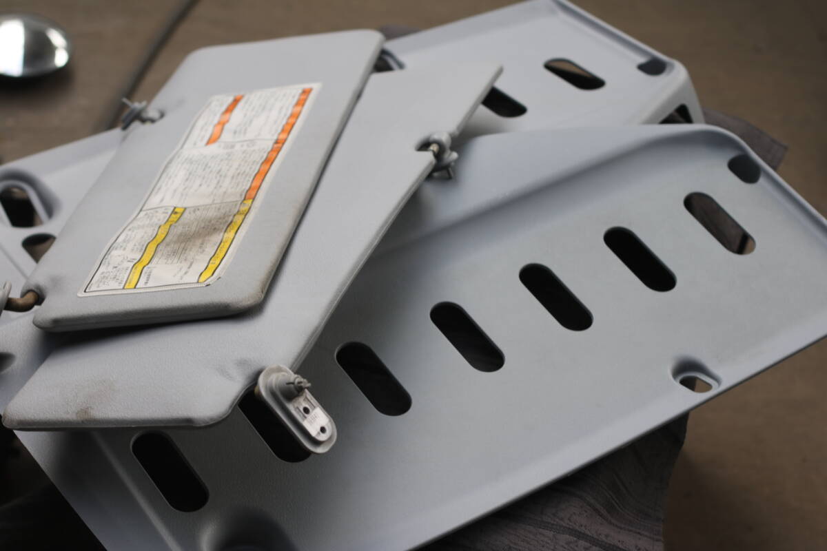 #4711 三菱ふそう ブルーテックキャンター ワイド（FEB）オーバーヘッドシェルフ 左右セット カスタムグレード サンバイザー付き