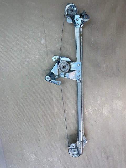 【送料無料！在庫有！！】 ベンツ W210 ウィンドウ レギュレーター リア左側 E230 E240 E320 E400 E430 E55 2107301546_画像2