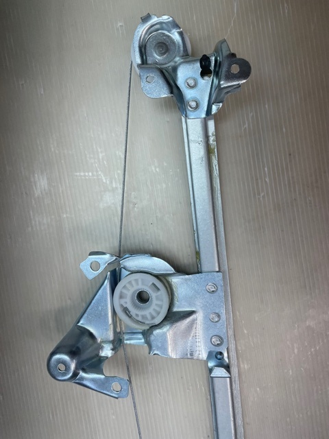 【送料無料！在庫有！！】 ベンツ W210 ウィンドウ レギュレーター リア左側 E230 E240 E320 E400 E430 E55 2107301546_画像3