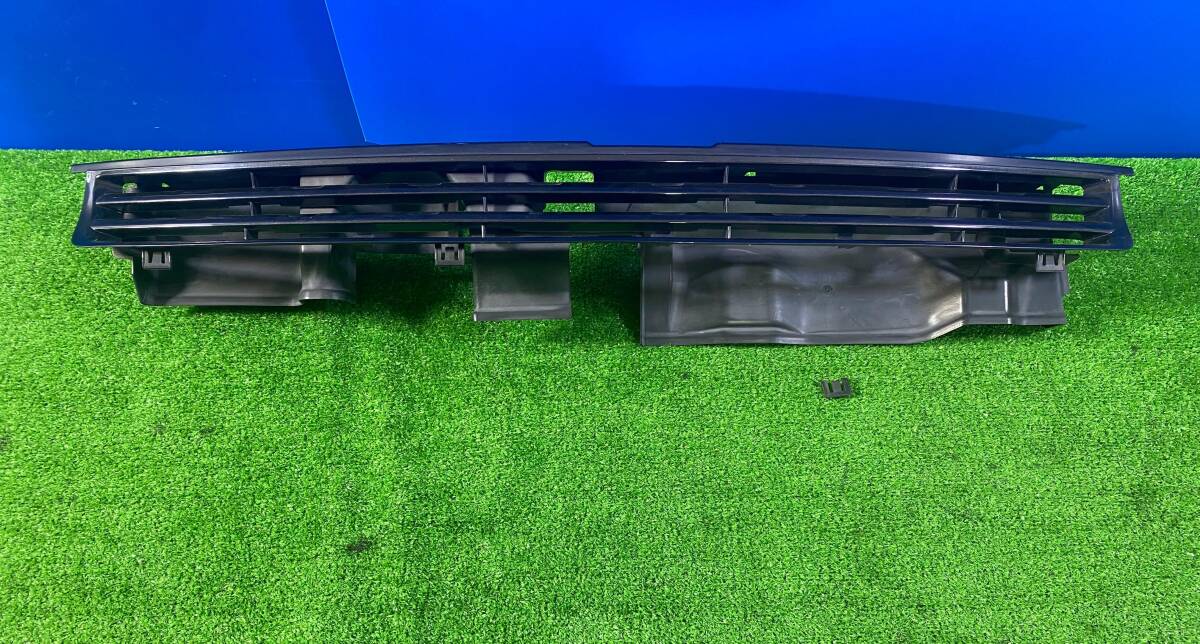 ZT-5907] フロントグリル 53292-52020 色：ブラック 209（一部取付部破損あり）トヨタ ポルテ NNP10の画像3