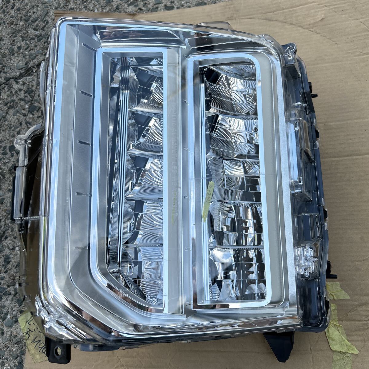 安い，お買い得 三菱 デリカD:5 CV1W ヘッドライト左 LED 折れて