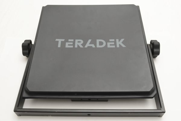 テラデック　TERADEK Bolt MultiPanel Antenna 3x 16dBi & 2x 14dBi #8487