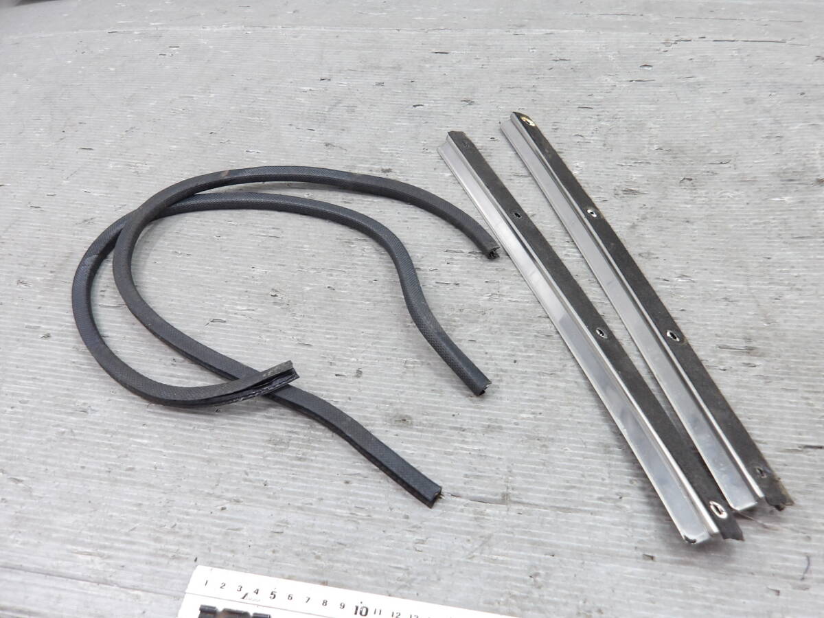 H3年 ホンダ ビート PP1 ドア 開口部 フロント ウィンド 側面 ゴム　モール レール /14【7-19792】91652_画像1