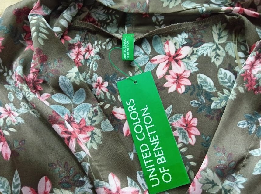 新品 ★UNITED COLORS OF BENETTON /ベネトン ◎花柄　ノースリーブワンピース　XSサイズ　定価7315円＋稅　タグ付き